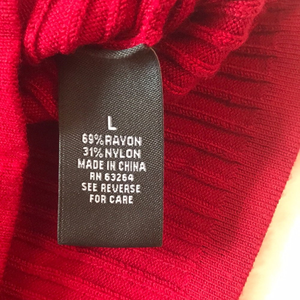 Red sequins sweater🌹 - Picture 4 of 6